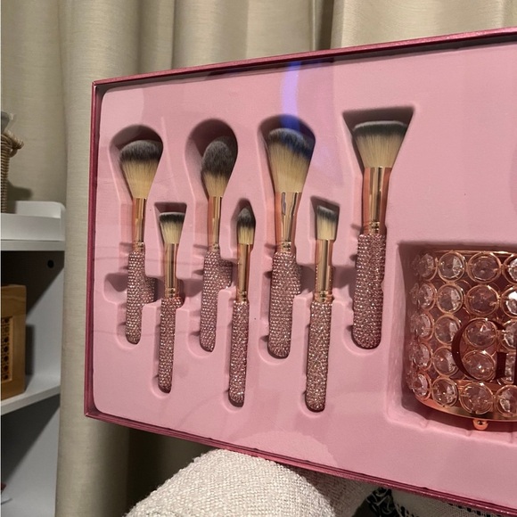 VIRAL Glitz and Glam Brush set in Pink Rhinestone - Picture 2 of 9